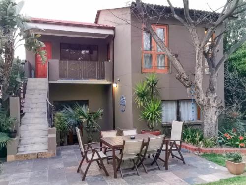 Garden Cottage 3