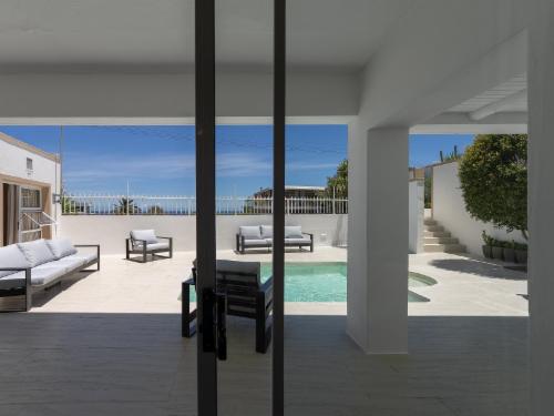 Pool Facing Room(6)