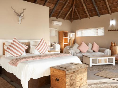 Honeymoon Suite (Front row sea view)