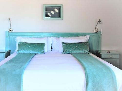Baywatch Guest House - White Mussel Room