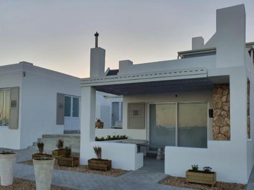 Paternoster Rentals - Kanahe Tura