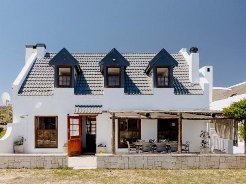 Paternoster Rentals - San Ma Lou