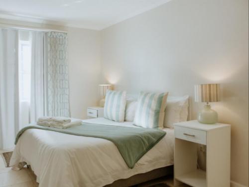 Paternoster Rentals - Pebbles House