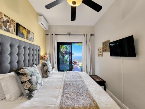 Large King / Twin Room with Pool access