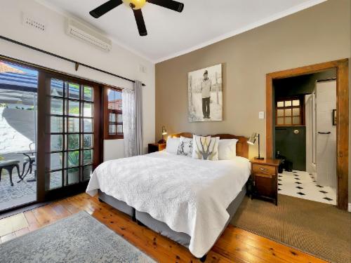 Large King / Twin room with side Patio