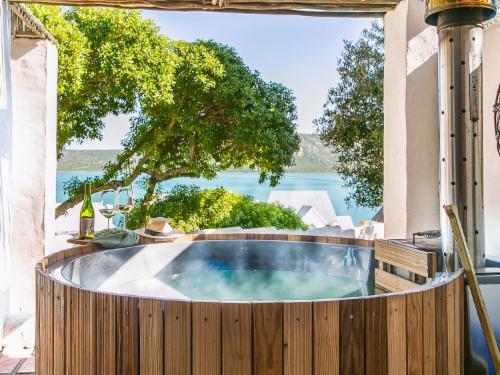 Frank Wightman Cottage (with Hot Tub)