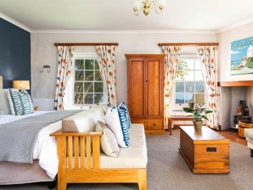 Panoramic Lagoon View Room