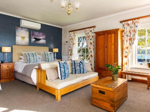 Panoramic Lagoon View Room