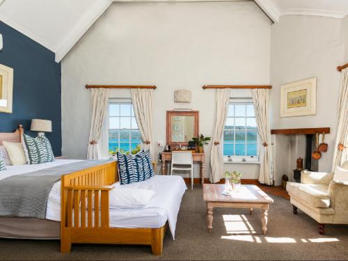 Panoramic Lagoon View Room