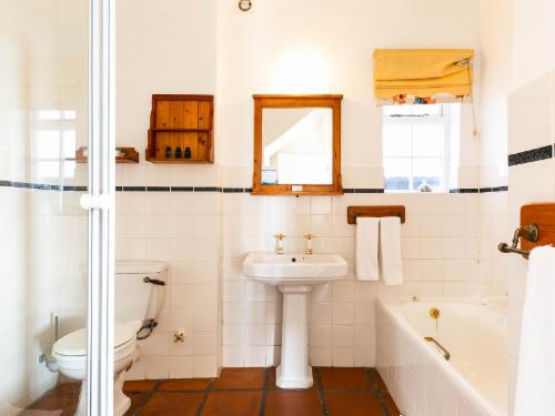 Panoramic Lagoon View Room with Hot Tub