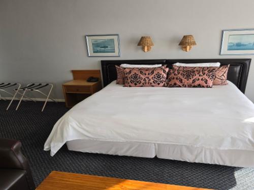 Bay Room