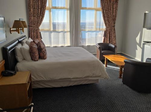 Bay Room