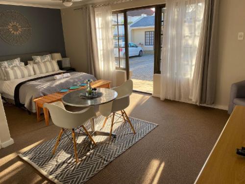 Suite with Garden View