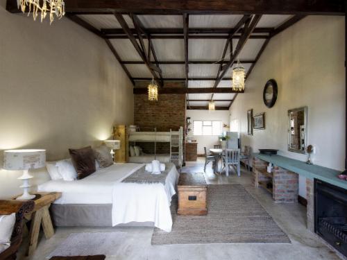 Deluxe Family Suite
