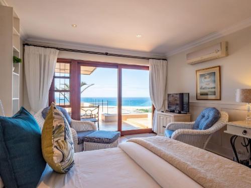 Lagoon View Luxury King Suite 2