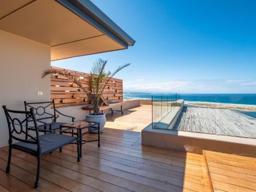 Lagoon View Luxury King Suite 2