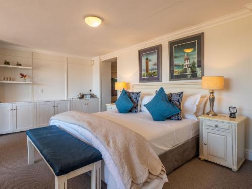 Lagoon View Luxury Suite 6