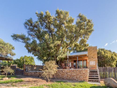 Couples Cottage - Laetitia