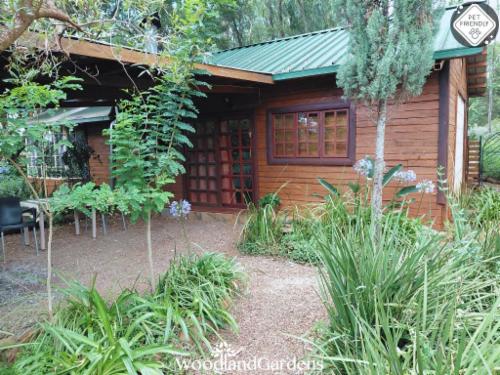 Loerie Chalet