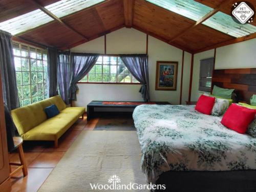 Loerie Chalet