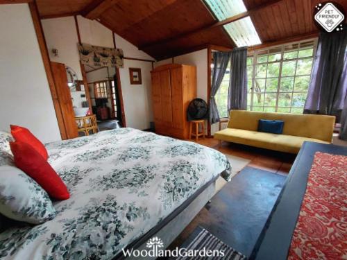 Loerie Chalet