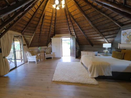 ONE OPEN PLAN CHALET - TEMBE
