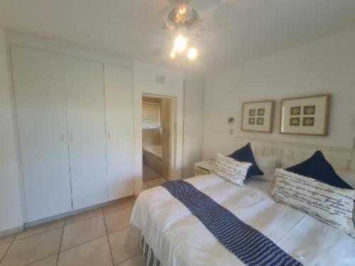 Marine Glen 12