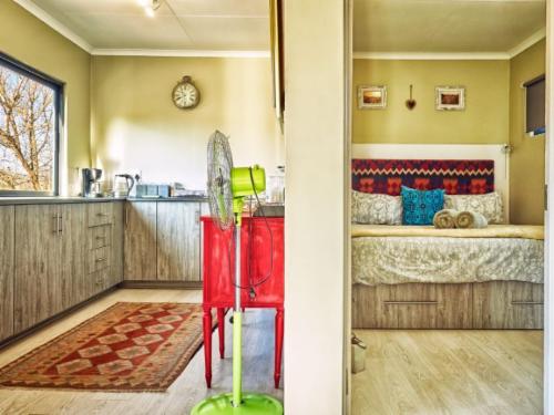 2-Bedroom Cottage with Mountain View
