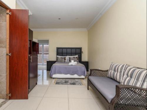 Executive Double Room - Trigger Fish
