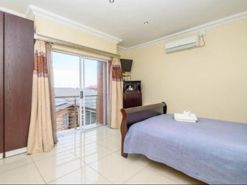 Classic Double Room - Regal Tang