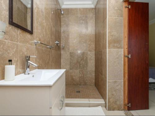 Executive Double Room - Trigger Fish