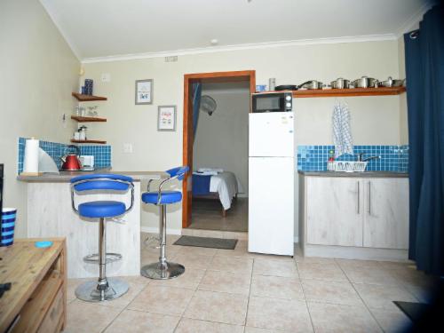 Swordfish-King Size en-suite w/ Shower