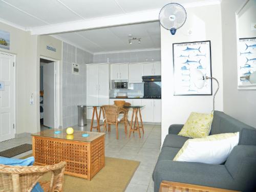Blue Marlin-Queensize with en-suite bath