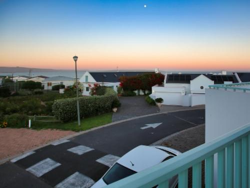 99 Steps, Langebaan, 8 Sleeper
