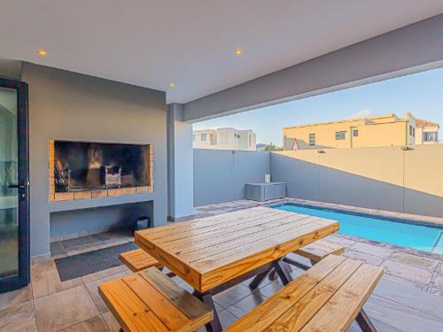 Dalton's, Langebaan, 6 Sleeper