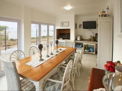 Windmill Cottage 4 Sleeper Langebaan