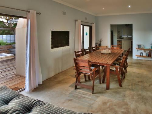 Sandy Feet, Langebaan, 8 Sleeper