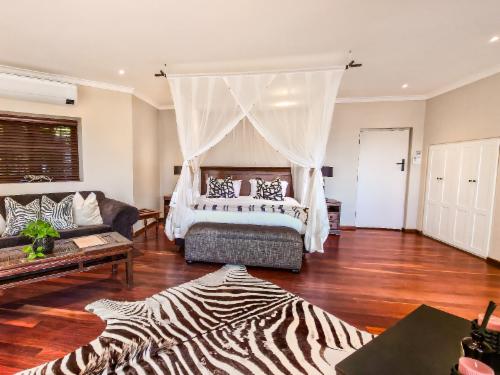 Manor House Suite - Zebra