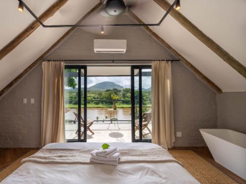 2nd Floor - Deluxe Double Room