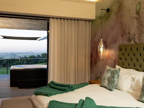 Presidential Villa (with private Hot Tub)