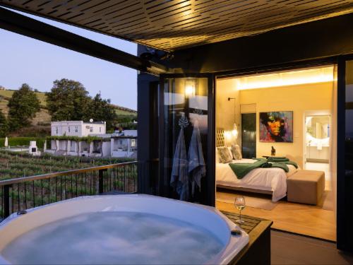 Presidential Villa (with private Hot Tub)