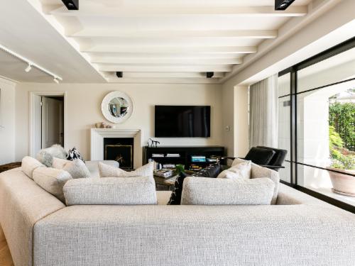 Luxury Garden Suite with Pool