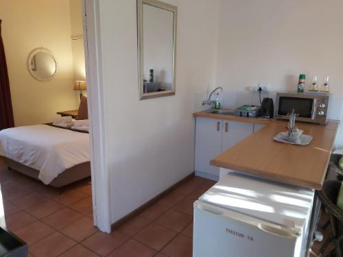 Garden Cottage (sleeps 3)-SC facilities