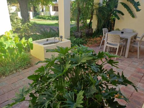 Garden Cottage (sleeps 4) -SC facilities