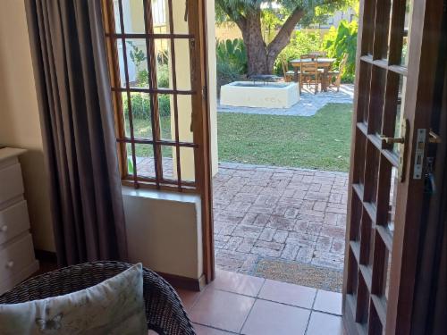 Family Garden Room-sleeps 3