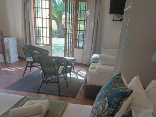 Family Garden Room-sleeps 3