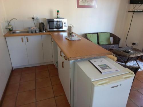 Garden Cottage (sleeps 3)-SC facilities