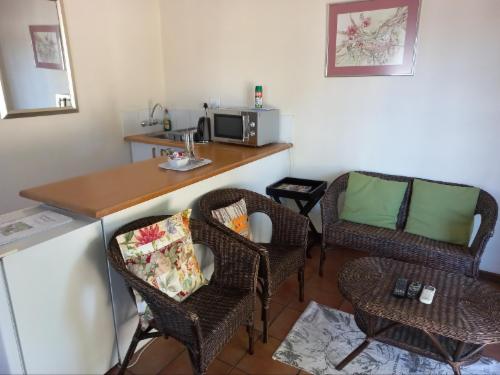 Garden Cottage (sleeps 3)-SC facilities