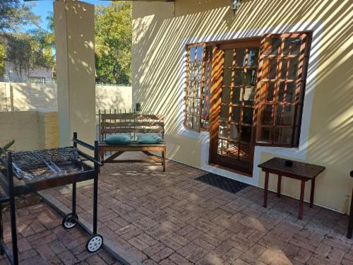 Garden Cottage (sleeps 3)-SC facilities