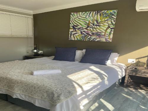Room No 8